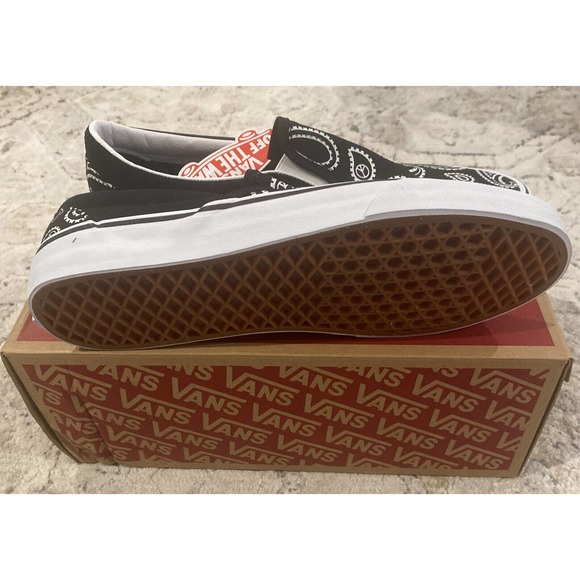 Vans Paisley Classic Slip-On Sneakers Black/True White Skate Shoes Sz. 10 BNIB - Picture 5 of 5
